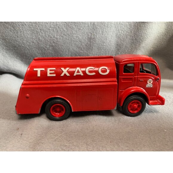 Texaco Diecast Red Toy Truck Bank Collectible 1948 Edition By ERTL - Picture 6 of 10